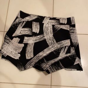 Black and white patterned skort